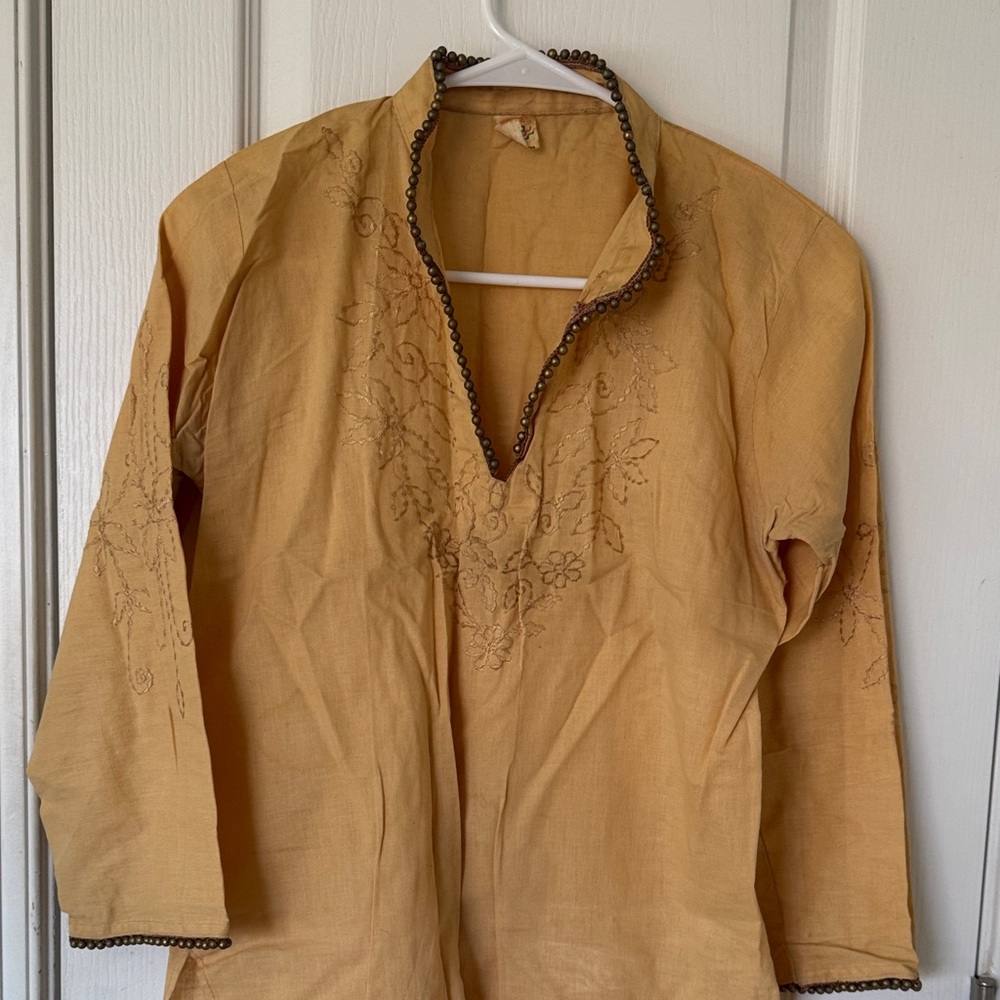🌸Ladies Mustard Embroidered Tunic Top - Picture 8 of 12